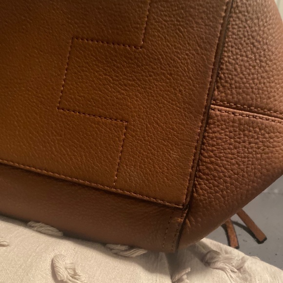 Tory Burch large purse - Picture 3 of 8